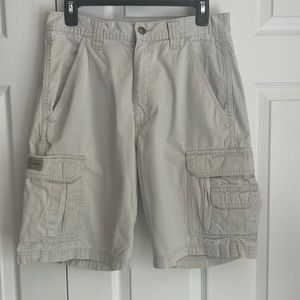 Wrangler light tan men’s cargo shorts Size 30 inch waist inseam 9 1/2 inch
